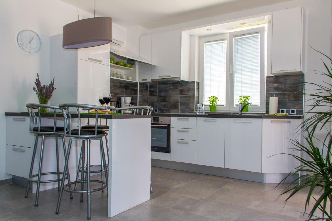 Apartmani Zoric Punat Eksteriør billede